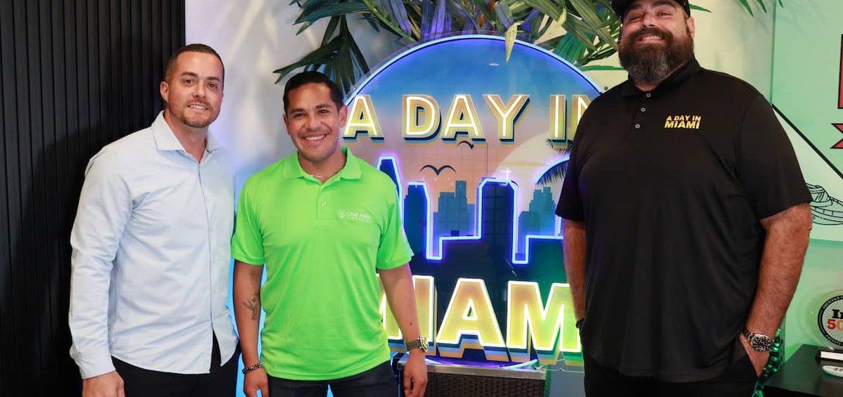 Jose Miguel Vera of One Park Financial appearing on A Day in Miami podcast with Qué Riko con Kiko
